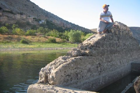 ehneş köyünün okul çatısında hatıra 