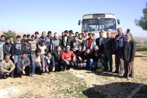 daşbaş da  agaç eken ekip 