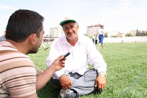 Aba güreşi sunucu Gazi Abi 