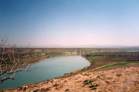 BARAJ ÖNCESİ FIRAT NEHRİ YATAĞI şimdi sular altında!! 