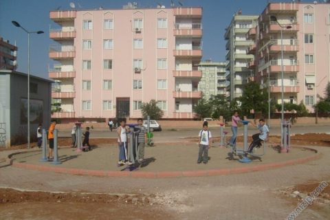 Merhum Halil Pekmez parkı 