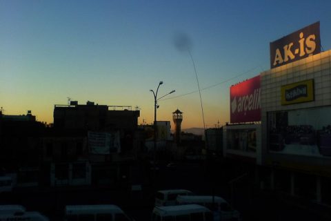 Saha camii üzerine Güneşin ilk ışıkları... 