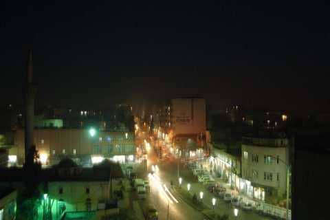 gece ışıkları ve yol 