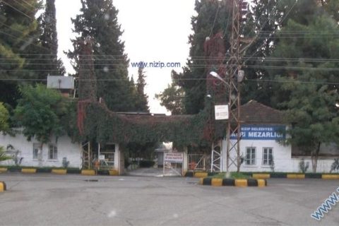asri mezarlık giriş kapısı 
