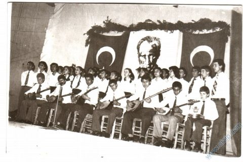 NİZİP LİSESİ 1981 BEKİR AKÇAKOCA (AKÇABAY) 6MAT/B SINIFI 