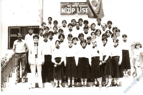 NİZİP LİSESİ 1981 BEKİR AKÇAKOCA (AKÇABAY) 6MAT/B SINIFI 