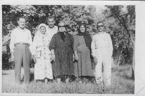 Salih Akın ve Ailesi 