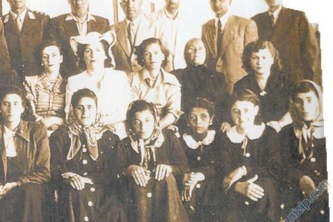 nizipteki öğretmen ve öğrenciler 