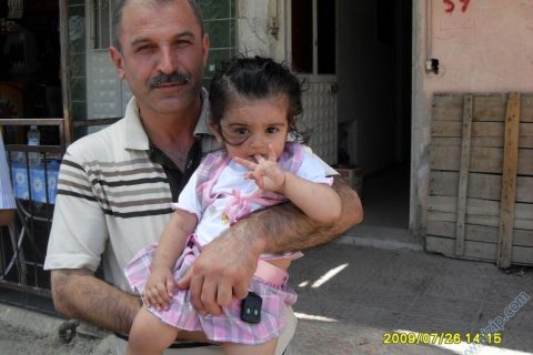 mehmet dogan ve torunu elanur 
