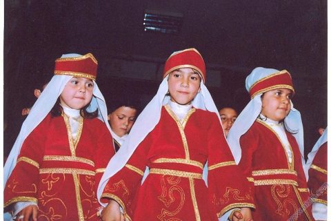 EN SAĞDAKİ KIZIM İLOŞUM 