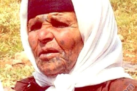 2069217-Bedouin_woman_As_Srouj_Syria Foto__16551__