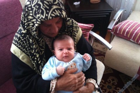 OSMAN TALHA VE NİNESİ GÜLLÜ 