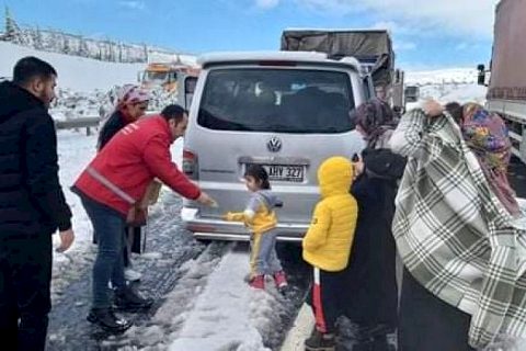 Sürücülerin imdatına Sosyal Yardımlaşma Vakfı Yetişti.