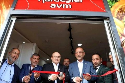 Kardeşler AVM hizmete açıldı