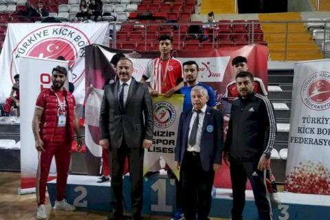 Nizip Spor Lisesi'nin Kick Boks Türkiye Başarısı