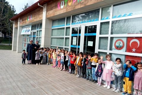 öğrenciler okuma etkinliğine katildi