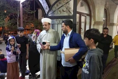 Camiler bu yil teravih'te çocuklarla civil civil