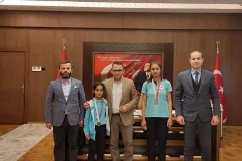 Başarılı Sporcular Kaymakam Çağlar'ı Ziyaret Etti