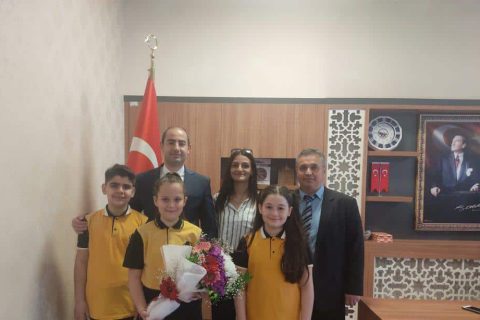 İlçe Milli Eğitim Müdürlüğü Koltuğu Çocuklara Teslim