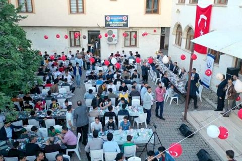 Selimiye Camii Gençlik Merkezinden İftar Yemeği