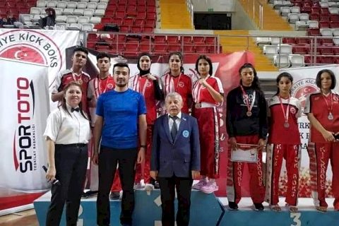 Nizip'li Sporcu Kick Boks'ta Dünya Şampiyonu oldu