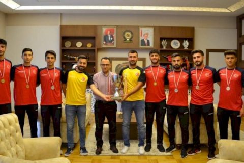 Sporcular'dan Kaymakam Çağlar'a Ziyaret*
