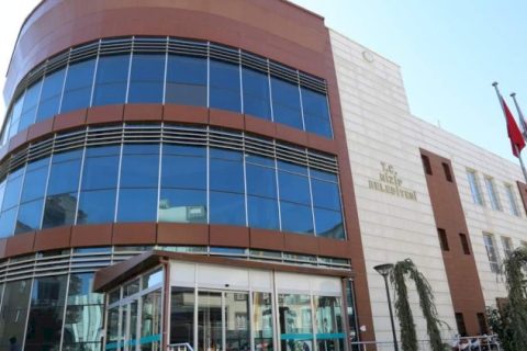 Nizip'te 2 zincir markete ceza yağdı