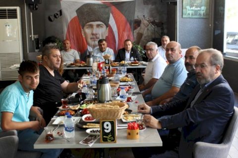 Muhalefet partilerinin Nizip ilçe başkanları kahvaltıda buluştu