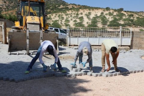 Belediye ekipleri daha güzel bir Nizip için durmadan çalışıyor 