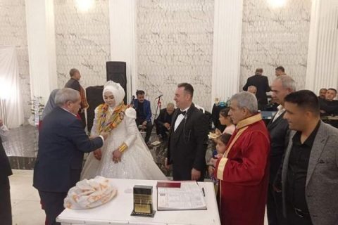 Danaoğlu ve Ateş Ailesinin Mutlu Günü