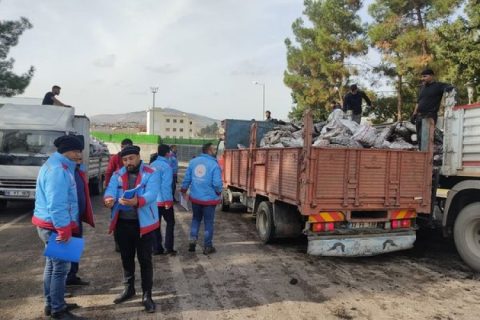Nizip'te Kömür Dağıtımı Sürüyor