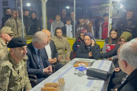 Gül ve Sarı şehit ailesini yalnız bırakmadı 
