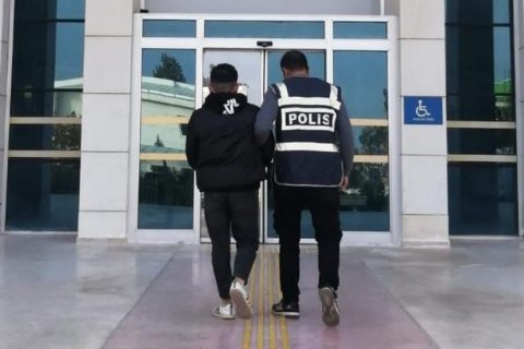 Hırsızlık zanlısı kıskıvrak yakalandı