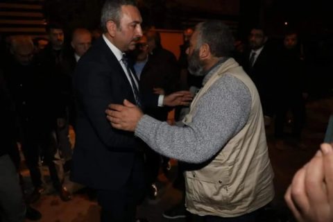Gül ve protokol üyelerinden şehit ailesine ziyaret 