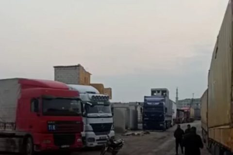 Suriye Carablus'ta TIR kuyruğu..