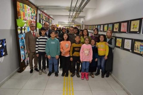 Kaymakam Çağlar resim sergisi açtı*