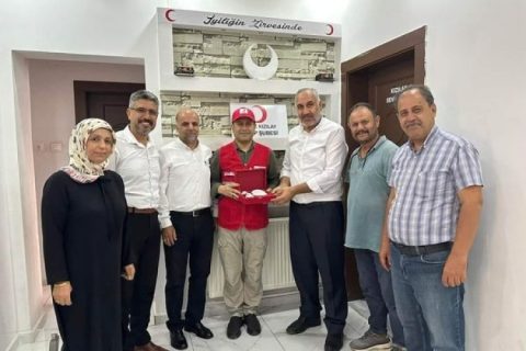 Milletvekili Şahin'den Kızılay Nizip Şubesine Ziyaret