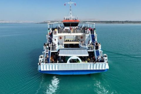 Feribot bu defa Nizipli hanımlar için hareket etti