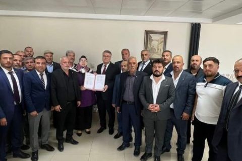 Karabacak, mazbatasını aldı