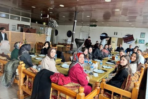 Nizip Anadolu Lisesi Okul Aile Birliği’nden Dayanışma Yemeği