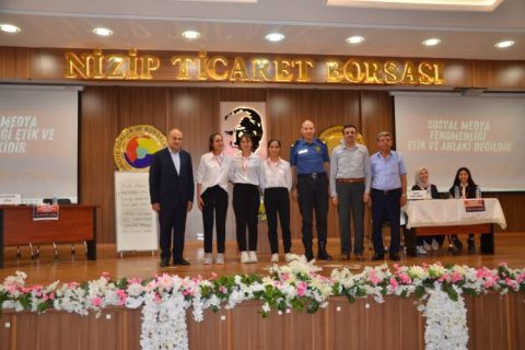 Liseler arasi münazara yarişmasinin finali ntb’de yapildi