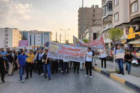 Furkan Apartmanında ki depremzede aileleri adalet için yürüdü