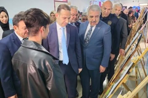 "Sağlıkta Sanatın İzleri" Sergisi ve Müzik Dinletisi Yoğun İlgi Gördü