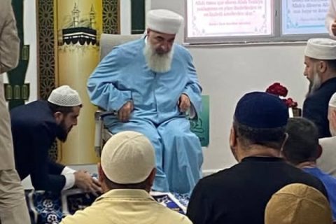 Şeyh Seyyid Muhammed Mübarek El Hüseyni Hazretleri Nizip'te Manevi Buluşmada Cemaatle