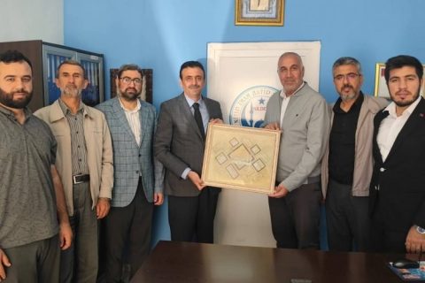 İlçe Müftüsü Selahattin Özçelik’ten Nil-Der’e Anlamlı Ziyaret