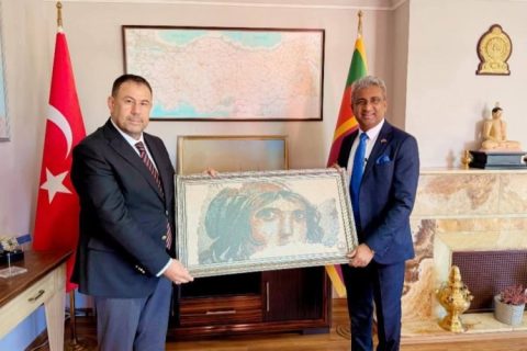 Sri Lanka Gaziantep Fahri Konsolosu Süleyman Çiçek’ten Büyükelçiye Hayırlı Olsun Ziya