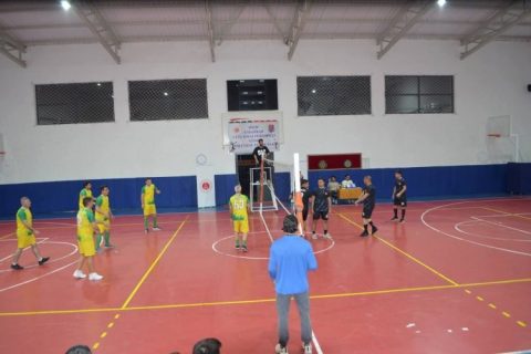Cezaevi Personellerinin Voleybol Finalinde Dostluk Kazandı