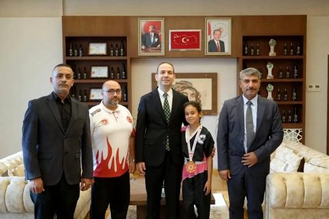 NİZİP’İN GURURU İKRA ÇETİN’DEN BÜYÜK BAŞARI: TÜRKİYE ŞAMPİYONLUĞU VE DÜNYA ÜÇÜNCÜLÜĞÜ