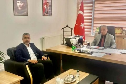 MEHMET ÇİÇEK’TEN BAŞKAN YARDIMCISI OKTAY AKTAŞ’A HAYIRLI OLSUN ZİYARETİ