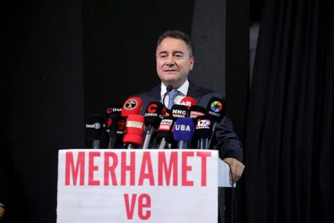 ANKARA’DA 7. MERHAMET VE EMEK ÖDÜLLERİ TÖRENİ: 28 SİYASİ PARTİ VE ONLARCA STK AYNI ÇATIDA BULUŞTU